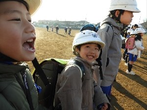 ２月５日　１，６年あいさつ運動