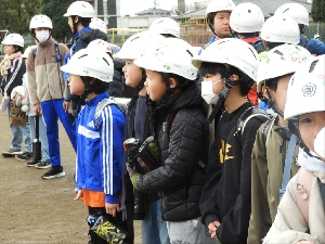 ２月26日　３・６年あいさつ運動