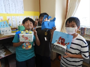 図工　６年生「くるくるクランク」