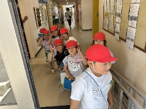 ６月５日　１・２年生　学校探検