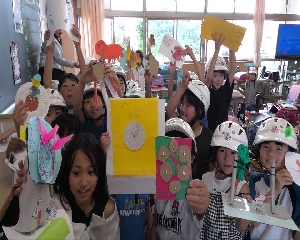 図工　３年生「うごいて楽しい わりピンワールド」　