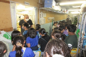 スーパーマーケット見学（３年生）