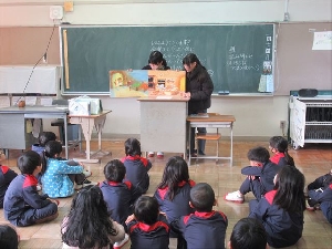 図書委員による読み聞かせ