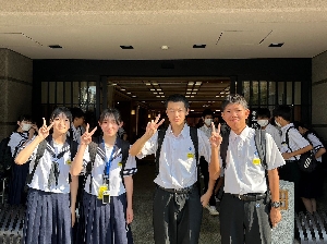 【修学旅行】2日目　タクシー班出発②