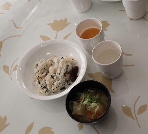 【スキー宿泊学習】1日目　昼食の様子