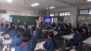 【英語】ALTによるオールイングリッシュレッスンを行いました。