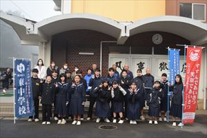 三校交流あいさつ運動