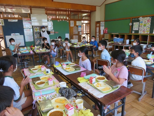 久しぶりの給食です