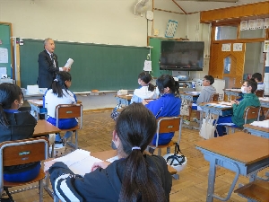 5年生総合的な学習の時間　中間発表会