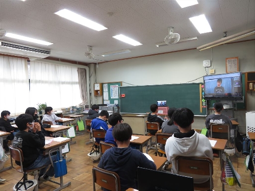 神大実小とオンライン交流