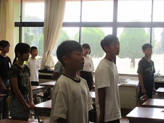 校歌斉唱