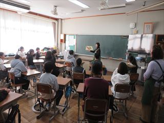 ６年生　読み聞かせ