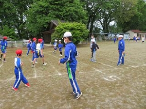 今年度初めての縦割り班遊びを行いました