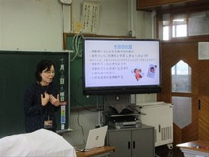 いのちの大切さを学ぶ「いのちの授業」（４年生）