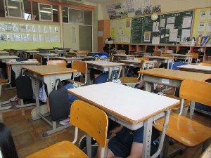 非常時に備え、避難訓練が実施されました
