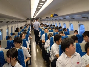 東京駅を出発しました