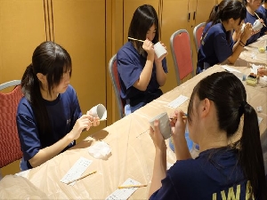 2日目の夕食＆湯呑絵付け体験