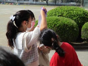 校庭での授業