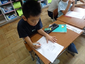 金曜朝はNIE（新聞学習）の時間