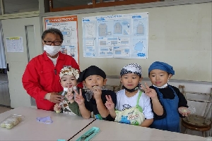 茶巾絞りづくり　（1年生、生活科）