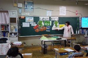 歯の指導（1年1組）