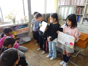 読み聞かせ（３年生・１年生）