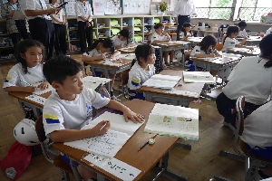お客さんが授業を見に来てくださいました