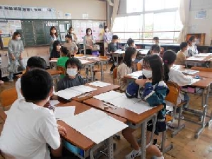 ４月２６日（火）　学校公開（授業参観）