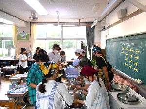 【９月１５日（金）】親子給食（１年生）