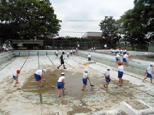 ５月２５日（水）プール清掃