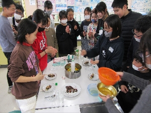 【３月１２日（火）】調理実習（６年生）