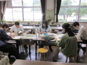 本日、台風接近のため休校。職員は、研修実施。