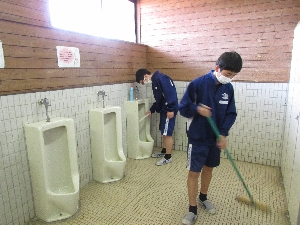 授業・清掃の様子