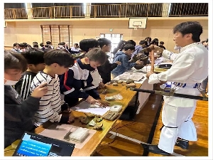 10/29②　　5・6年「古代人とともに故郷の歴史を詳しく学ぼう」