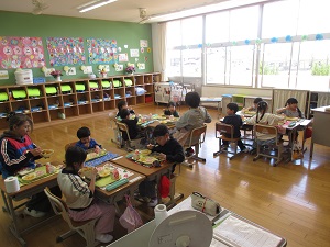 4/8　１年生　初給食