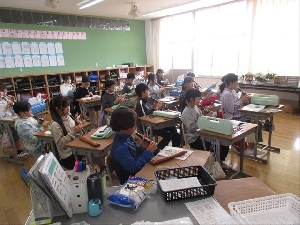 4/14　６年生　音楽授業＆クラスキャラクター仮決定