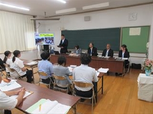５/２９　市計画訪問指導　学校職員も学んでいます