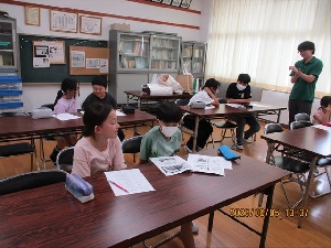 ６/５　代表委員会　「いじめゼロ　仲良し集会」準備