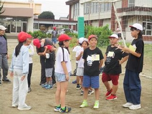１０/２０　縦割り班活動（にじ色タイム）