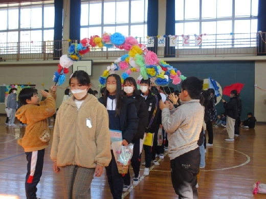 退場も５年生が先頭で案内してくれました