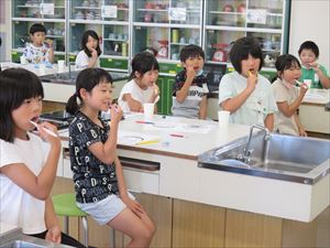 ２年生　歯みがき教室