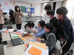 ５年生 台湾の小学校とオンライン交流授業　３月７日