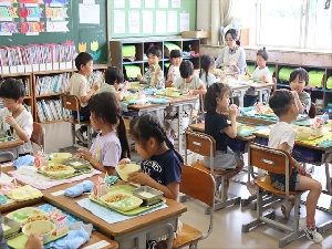0604_給食の様子です