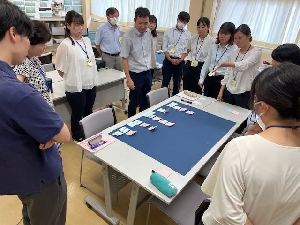 0804_(株)ミエタのサポートのもと「探究的な学び」についての研修を行いました①