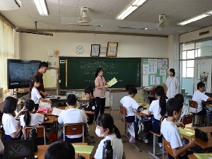 0925_(株)ミエタのサポートのもと生活科と総合的な学習の時間の授業を行いました