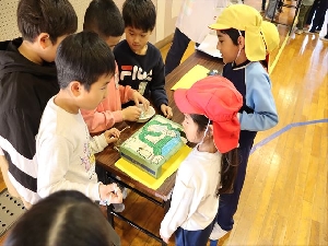 1107_秋まつりを行いました（１、２年生）