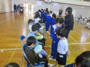 １年生を迎える会～ようこそ中川小へ～