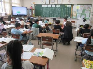 授業参観、学級懇談会、PTA総会（書面開催）、拡大運営委員会を開催しました