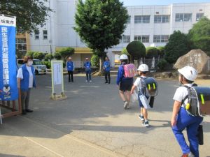地域に見守られて ～ 民生委員・児童委員の皆様によるあいさつ・声掛け運動～