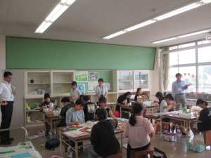 南中学校区の校長先生たちによる授業参観